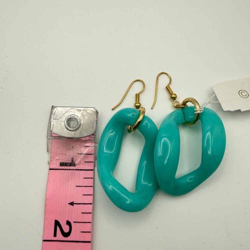 Kenneth Jay Lane turquoise Resin Intertwined Drop Earrings Gold Tone Hooks New - Picture 5 of 5